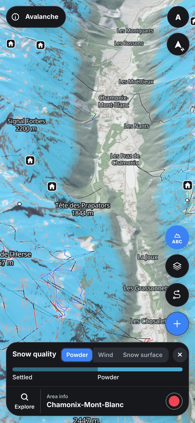 Powder layer around Chamonix: the slopes where the new snow is most likely still dry coloured blue